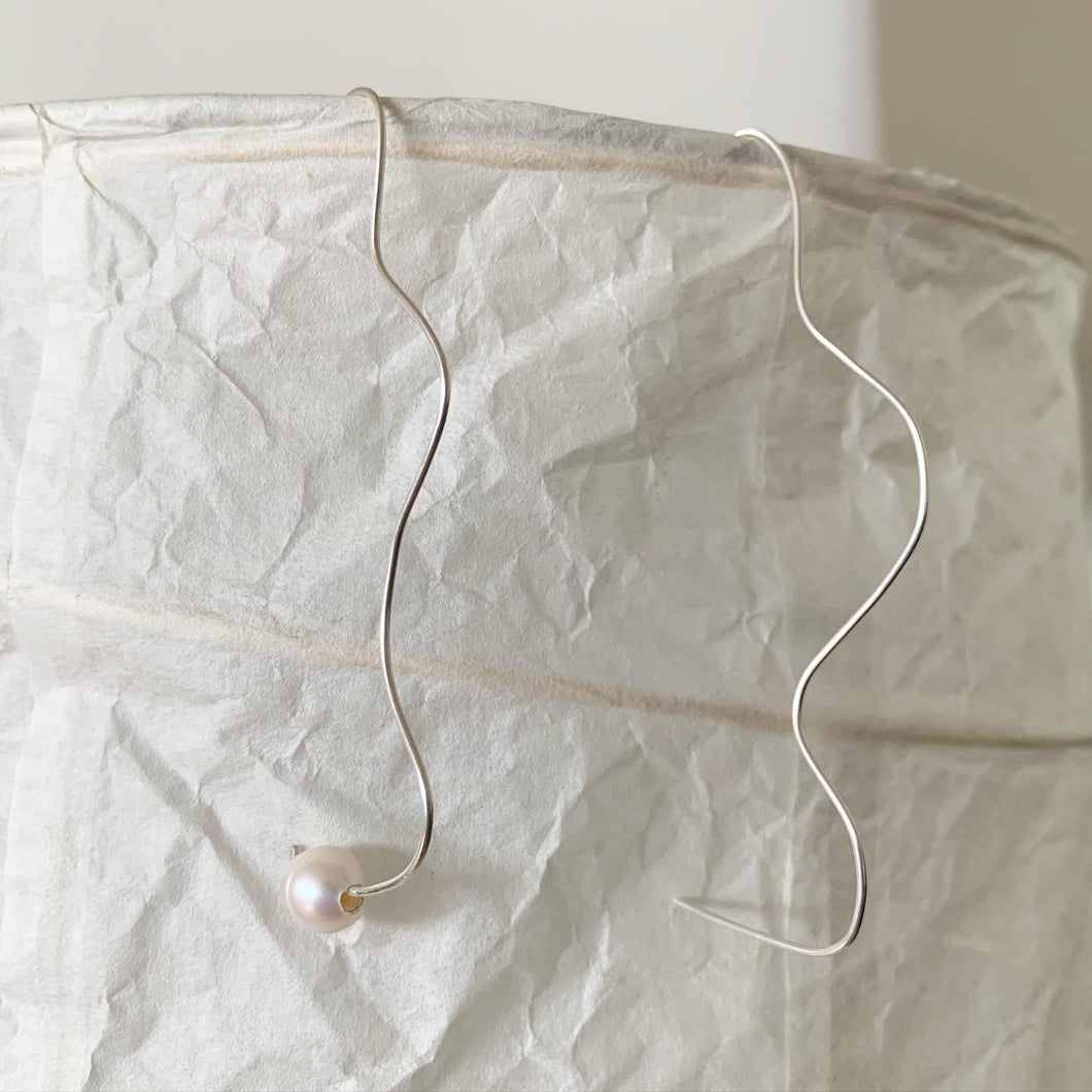 squiggle - large with pearl