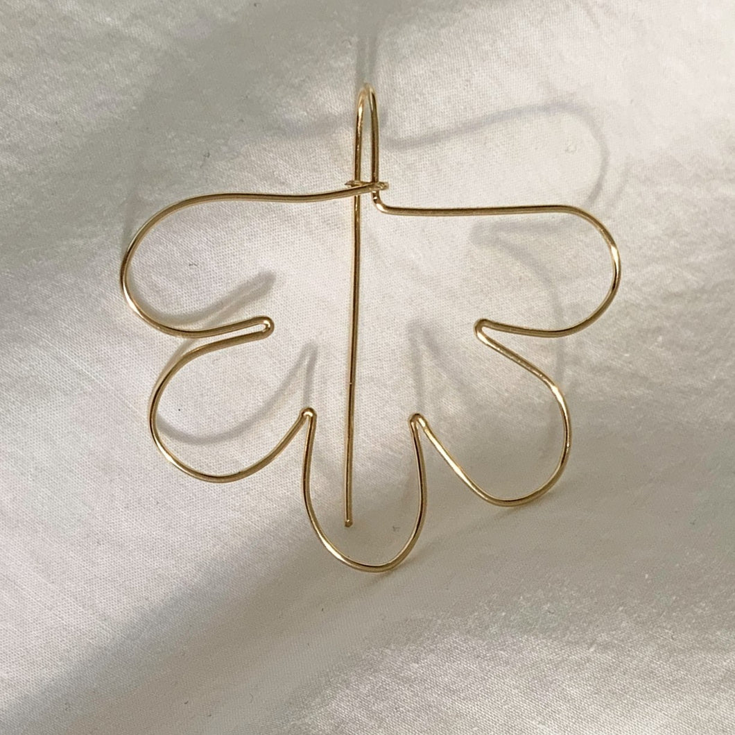 flora in gold
