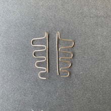 Load image into Gallery viewer, wing in gold
