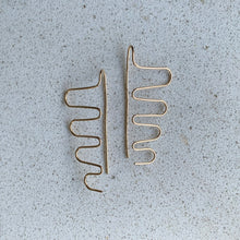 Load image into Gallery viewer, wing in gold
